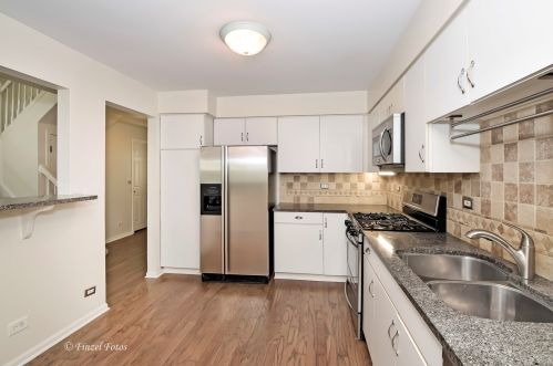 107 Cathy Ln, Mount Prospect, IL 60056-3070