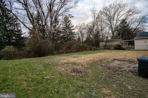 9 Theresa St, Trenton NJ 08618-1529 exterior