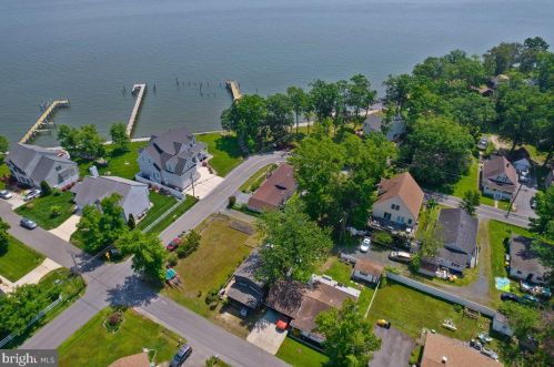 1625 Winters Ave, Shady Side MD 20764-9718 exterior