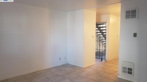 14445 Doolittle Dr, San Leandro, CA 94577-5545