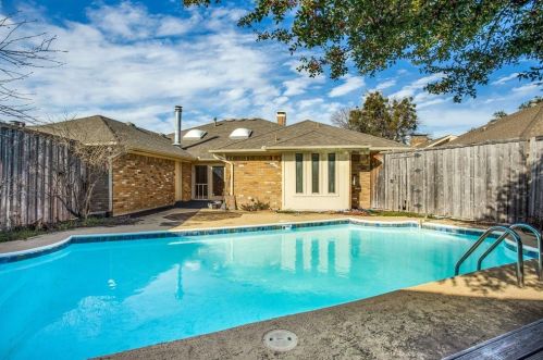 9738 Amberley, Dallas TX  75243-2303 exterior