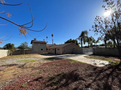 7415 Lincoln Ave, Riverside CA  92504-4623 exterior