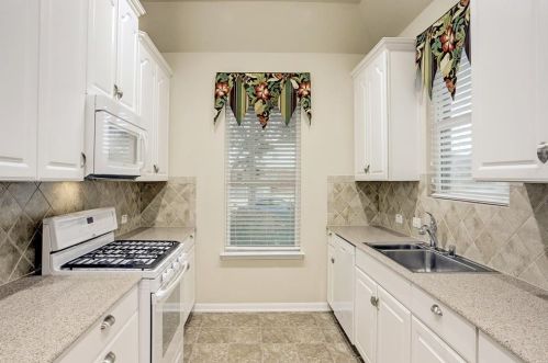 3502 Jamison Landing Dr, Pearland, TX 77581-1404