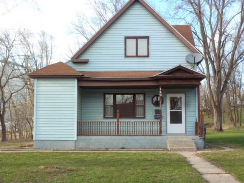 146 13th St, Windom, MN 56101-2013