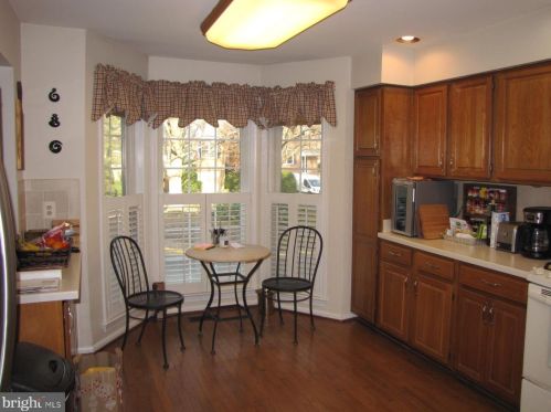 9389 Peter Roy Ct, Springfield, VA 22015-4250