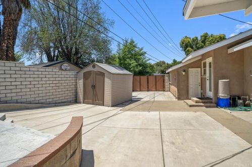 2321 Daventry Rd, Riverside CA  92506-1531 exterior