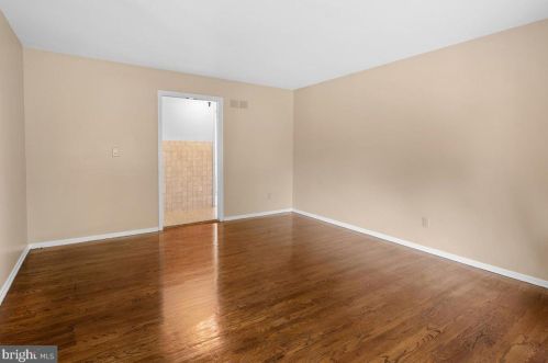 1 Teak Ln, Princeton NJ 08540-4724 exterior