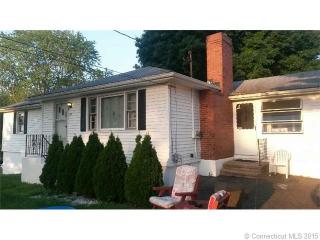 85 Rose Hill Rd, Branford, CT 06405-4015