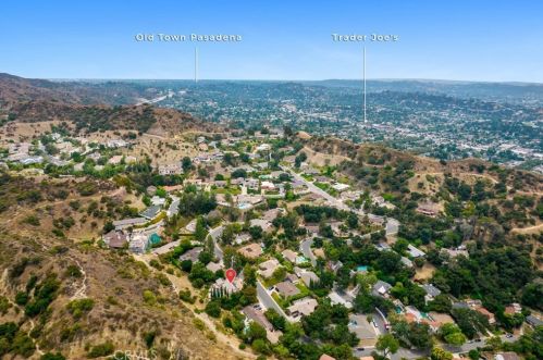 231 Sleepy Holw Dr, Glendale CA 91206-4727 exterior