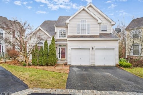 97 Winding Hill Dr, Hackettstown, NJ 07840-5675