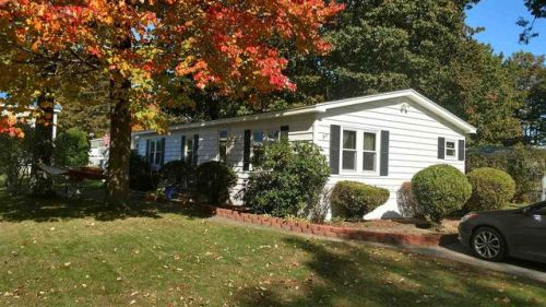511 Sherwood Gln, Somersworth, NH 03878-1572