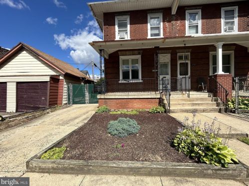 5731 4th St, Philadelphia, PA 19120-2323