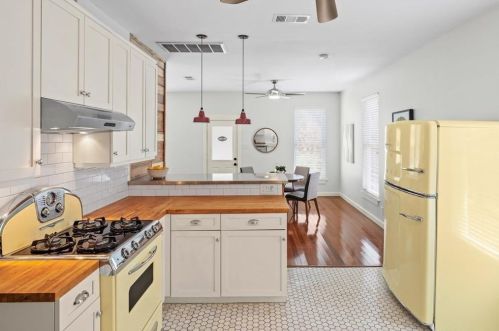 2412 10th St, Austin TX  78702-3506 exterior