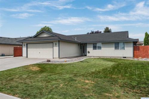 6115 Dodger Dr, Pasco, WA 99301-7813
