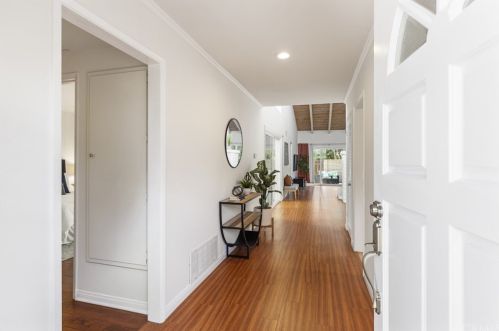 20 Spicewood Way, Irvine CA  92612-2721 exterior
