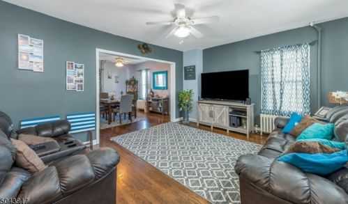 19 Townsend St, Fredon, NJ 07860-1807