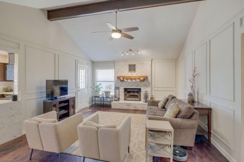 6824 Ridgetop Rd, Fort Worth TX  76182-3331 exterior