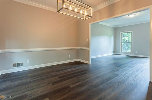 810 Mabry Rd, Atlanta GA  30328-2662 exterior