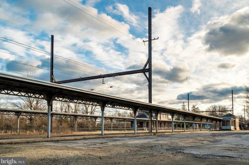 383 Silvia St, Trenton NJ 08628-3238 exterior