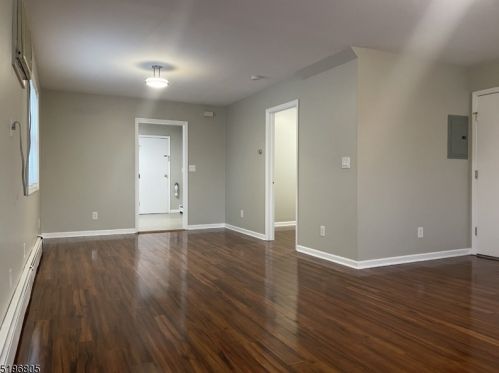 62 Broughton Ave, Bloomfield NJ  07003-3906 exterior