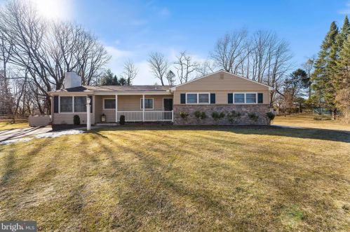 15 Llanfair Ln, Trenton, NJ 08618-1011