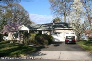 233 Pinecrest Rd, Oakhurst, NJ 07755-1425