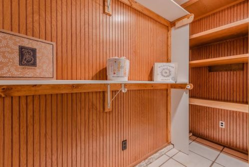 1939 Rambling Rdg Ln, Carrollton TX 75007-3154 exterior