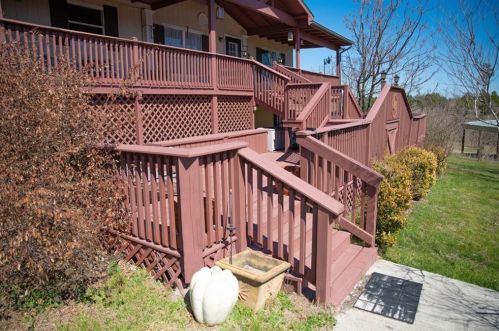 566 Cardinal Dr, Hills, TX 78659-4920