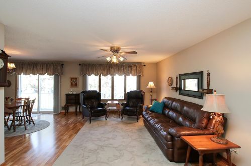 980 Goebel Cir, Cedar Mills, MN 55350-2716