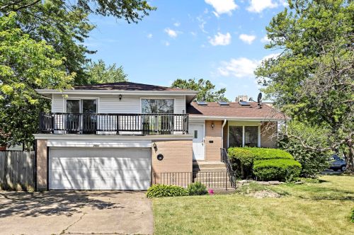 2503 Gayle Ct, Glenview, IL 60025-4839