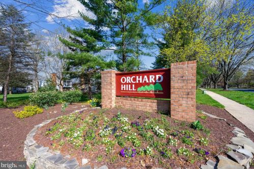 6239 Blue Dart Pl, Columbia MD  21045-4454 exterior