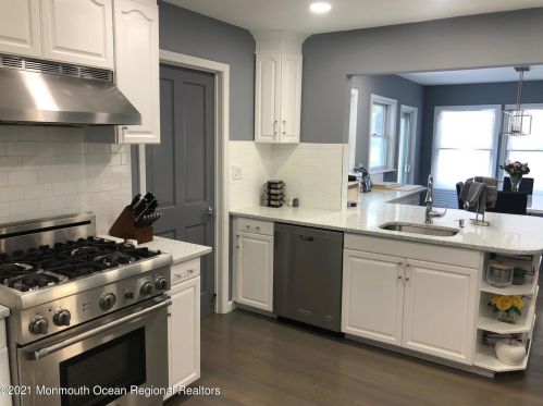 54 Mindy Ln, Tinton Falls, NJ 07724-2431