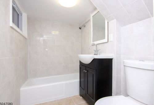 95 Union Ave, Nutley, NJ 07110-3373