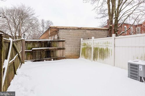 535 Strawberry St, Lancaster PA  17602-4466 exterior