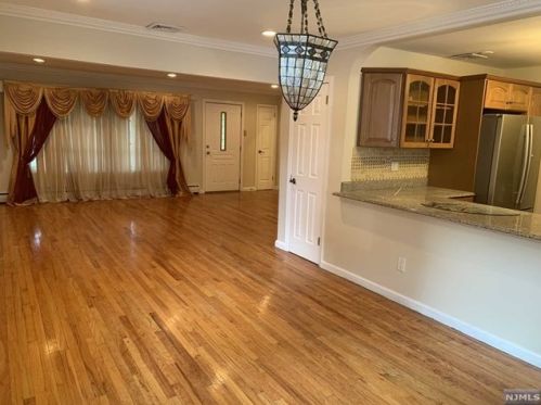 118 Cleveland Ave, Hasbrouck Heights NJ  07604-1021 exterior