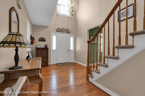 17 Lordina Dr, Edison, NJ 08817-2286