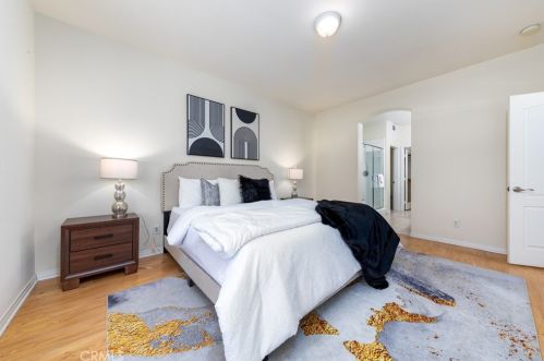 37 Secret Gdn, Irvine CA  92620-4804 exterior