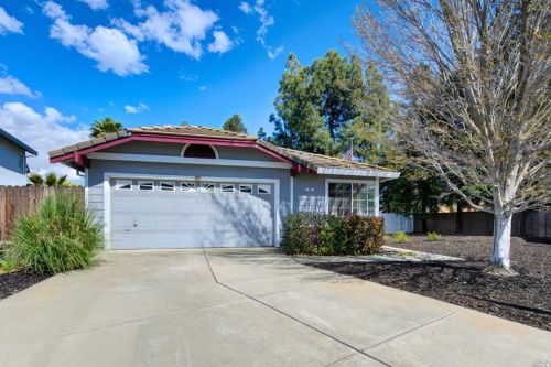 101 Mills Rd, Vacaville, CA 95687-4634