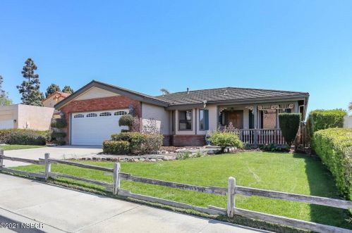 876 Mccloud St, Santa Maria, CA 93455-7105
