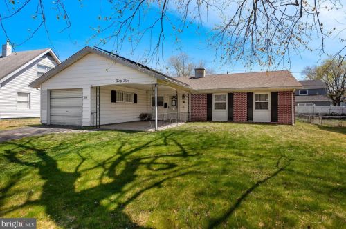 34 Shelbourne Ln, Willingboro, NJ 08046-1410