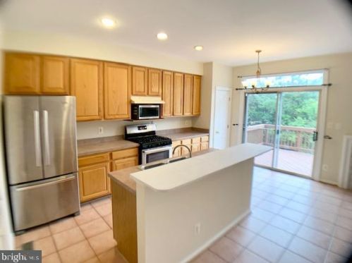 13316 Colchester Ferry Pl, Woodbridge VA  22191-1241 exterior