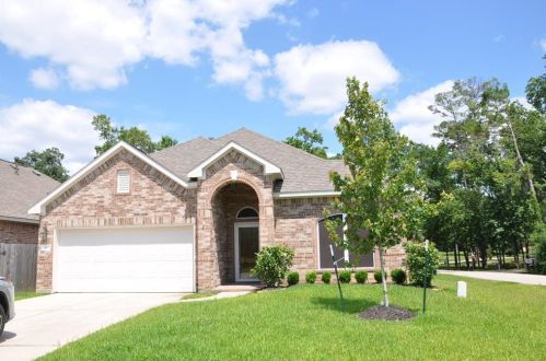 64 Hallmark Dr, Conroe TX  77304-1257 exterior