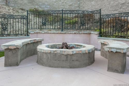 1728 Picket Fence Dr, Chula Vista CA  91915-1858 exterior