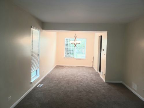 6171 Golfview Dr, Gurnee IL  60031-4703 exterior