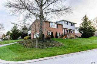 2730 Sierra Dr, York, PA 17402-5040
