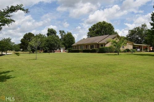 221 Berkeley Rd, Albany, GA 31721-8705