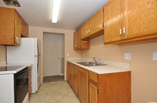 10251 Phlox St, Sandy UT 84094-4539 exterior