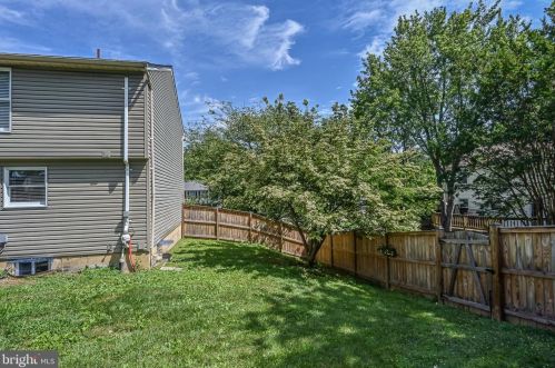 8407 Paige Glen Ave, Springfield VA  22152-3543 exterior