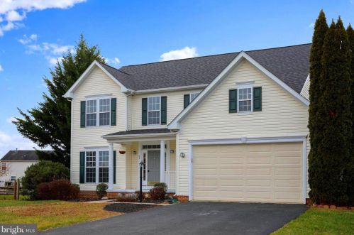 49 Pebble Beach Cir, Charles Town WV  25414-4061 exterior