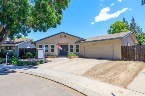1500 Dulwich Dr, Modesto, CA 95358-1020